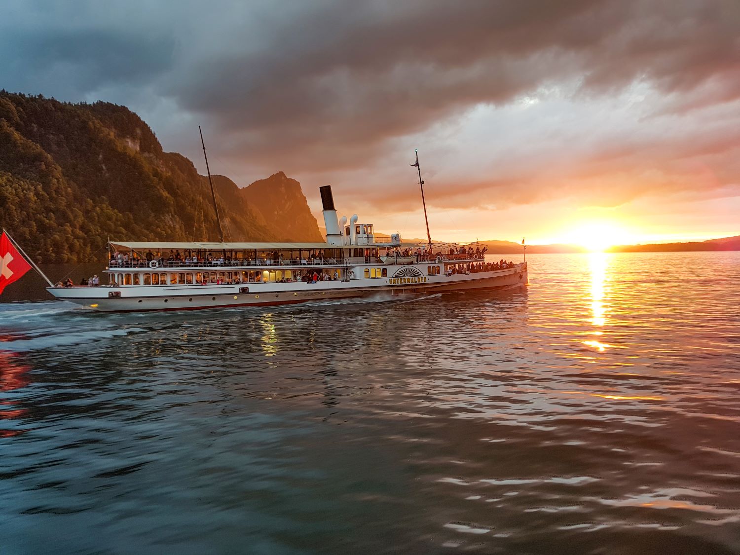 Lake Lucerne Gourmet Sunset Cruise